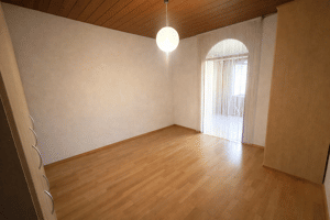 Große Altbauwohnung mit Potenzial: 130 m² Wohnfläche, Balkon und 3 Schlafzimmern! – 75179 Pforzheim – Vorschaubild 6