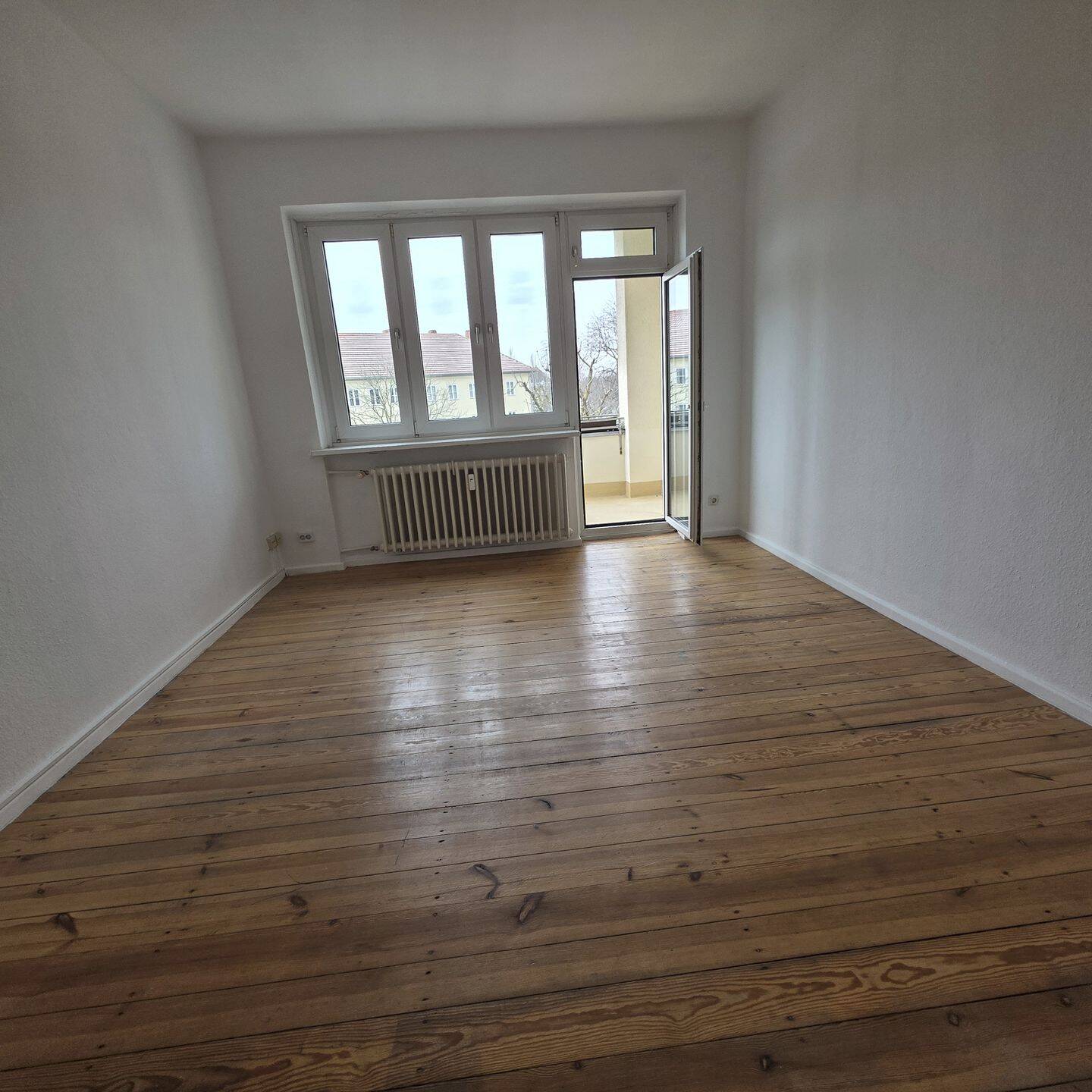 Qualifizierter Alleinauftrag 6er Wohnungspaket mit je 2 Zimmern und Balkon - 1 sofort bezugsfrei – Berlin – Vorschaubild 4