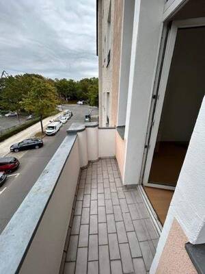 Bezugsfreie und helle 2-Zimmer Altbauwohnung nahe Havel mit Aufzug – 13581 Berlin – Vorschaubild 4