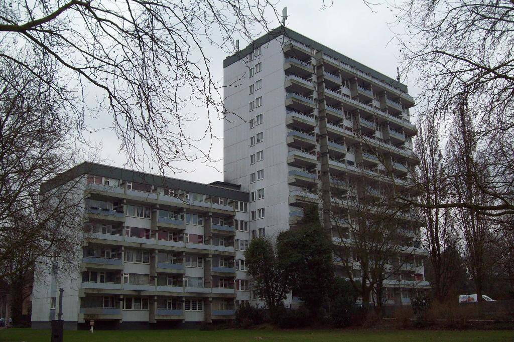 Demnächst frei! 4-Zimmer-Wohnung auf 2 Etagen mit Balkon in MG Odenkirchen- WBS erforderlich