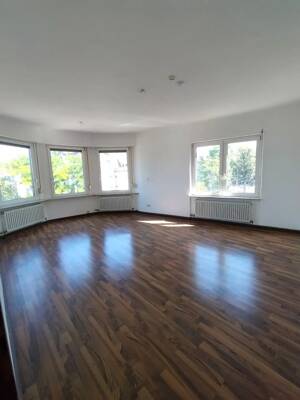Gelegenheit: 4,5 Zimmer Altbaucharme