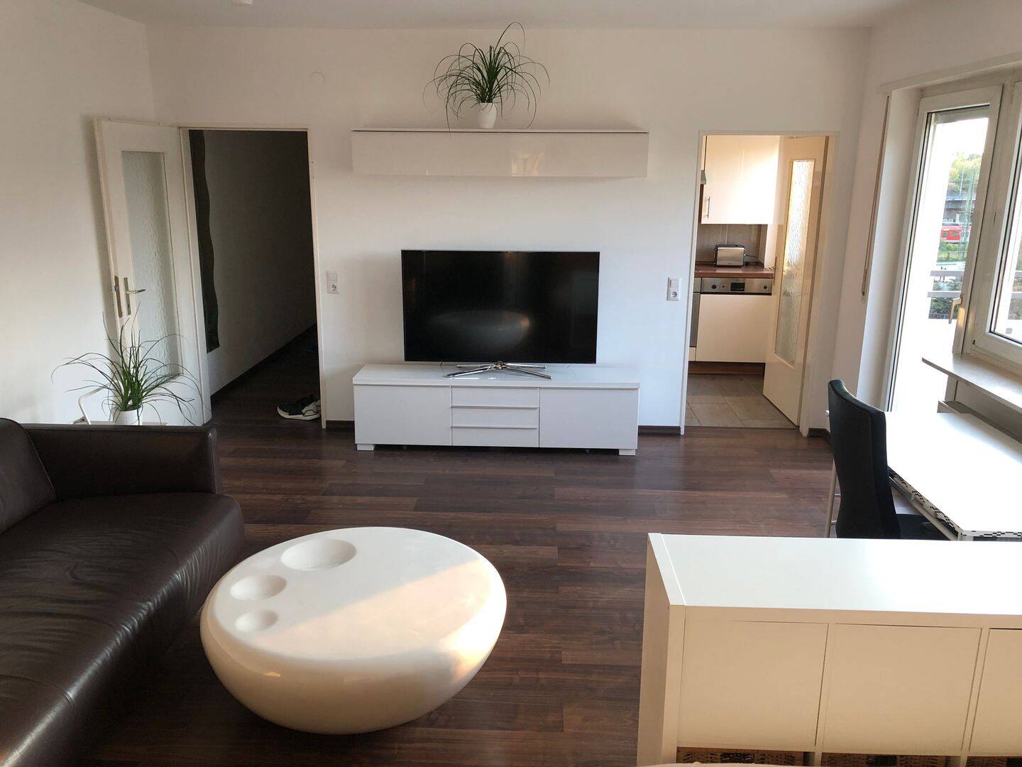 Helle, hochwertig möblierte 1-Zimmer-Wohnung mit Balkon in Bestlage der Mannheimer L-Quadrate