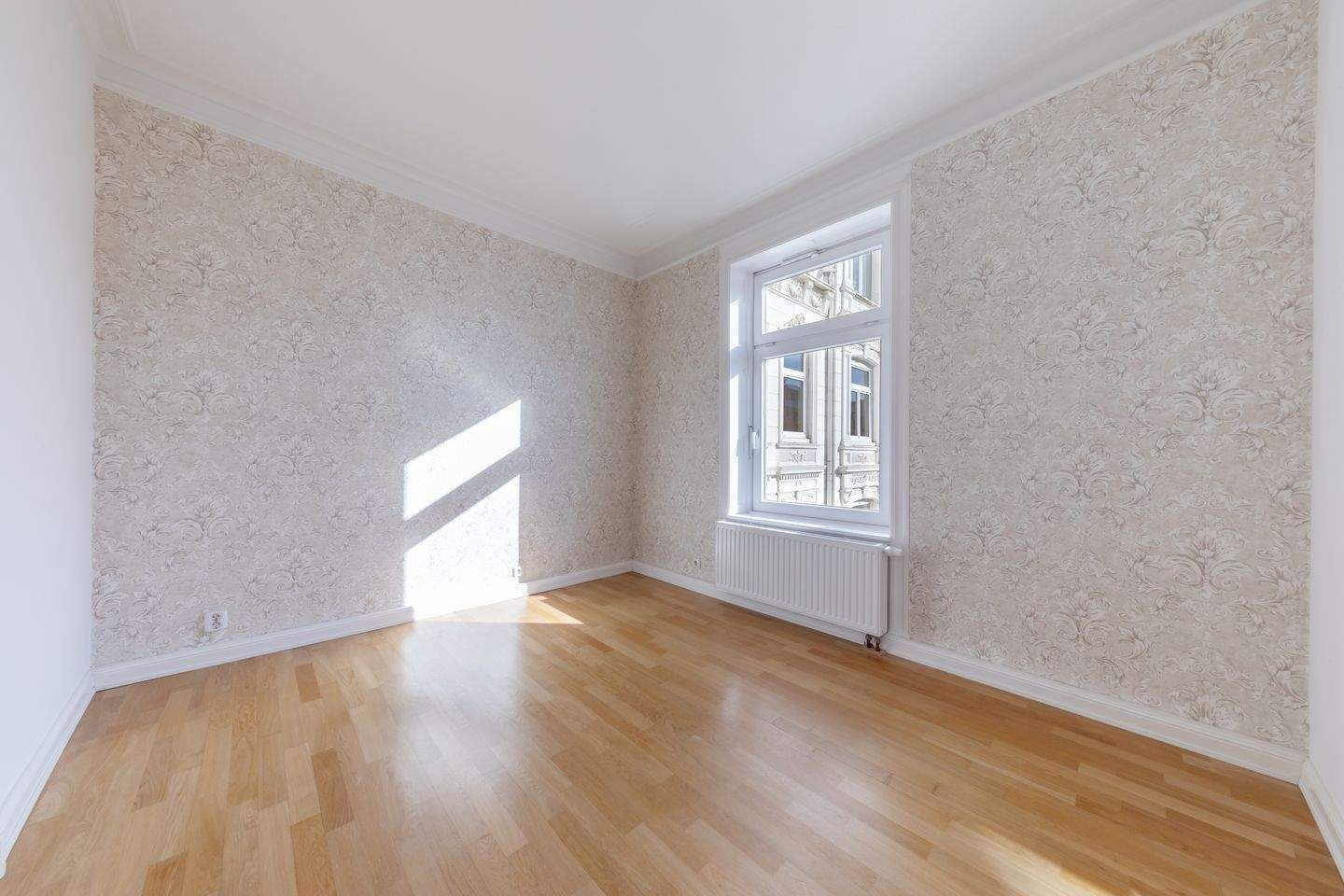 Großzügige 3-Zimmer-Wohnung mit 2 Balkonen in Alsternähe – Hamburg – Vorschaubild 4