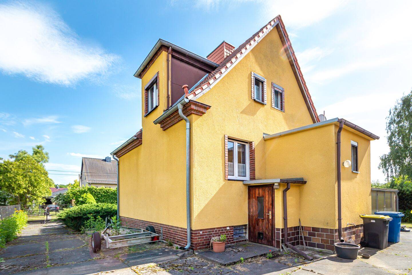 Ruhige Lage in Bernau OT Schönow: EFH mit 3 Zi., Kü., Bad, Keller, mass. Nebengebäude, 868 m² Grdst. – Bernau – Vorschaubild 2