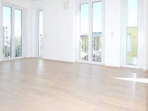 Großzügige, helle 3-Zimmer-Wohnung mit schöner Loggia; Anfragen bitte nur per email! – 80939 München – Vorschaubild 8