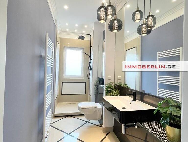 IMMOBERLIN.DE - 2022 exquisit sanierte Wohnung mit Südloggia zwischen Preußenpark & Olivaer Platz – Berlin – Vorschaubild 4