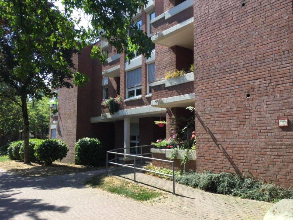 NUR MIT WBS! Zwei-Zimmer-Wohnung mit Balkon
