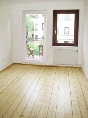 Zu verkaufen - vermietete und gut geschnittene 3-Zimmer-Wohnung im 1.OG mit Balkon ins Grüne – 22337 Hamburg – Vorschaubild 4