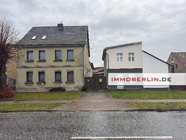 IMMOBERLIN.DE - Sympathischer Vierseithof mit Potenzial für mehrere Generationen auf großzügigem Grundstück – Wandlitz – Bild 1 von 8