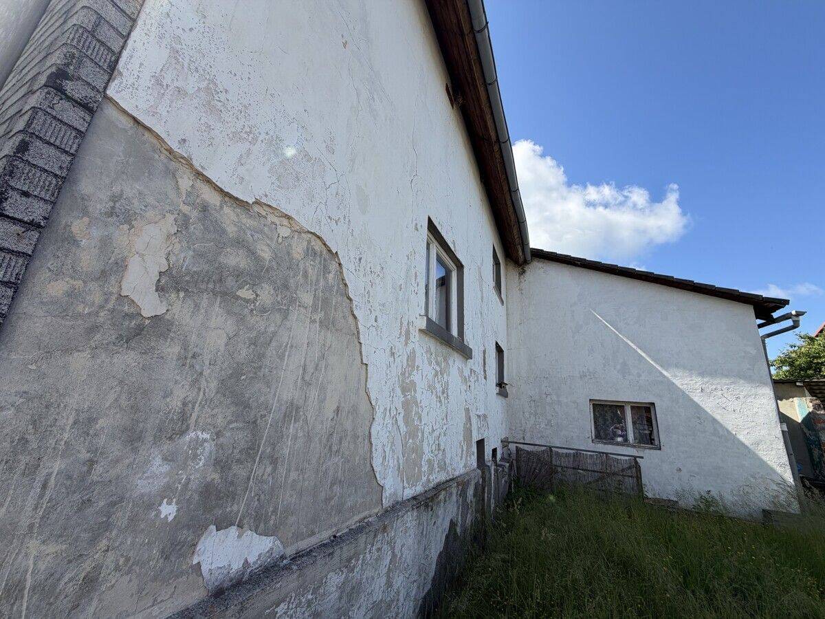!PROVISIONSFREI! Liebenswertes Einfamilienhaus in Morschen-Binsförth (5-8 Zi.) mit Scheune zu sanieren ++ ruhige Lage ++ Open-House-Besichtigung am 01 – Morschen – Vorschaubild 2