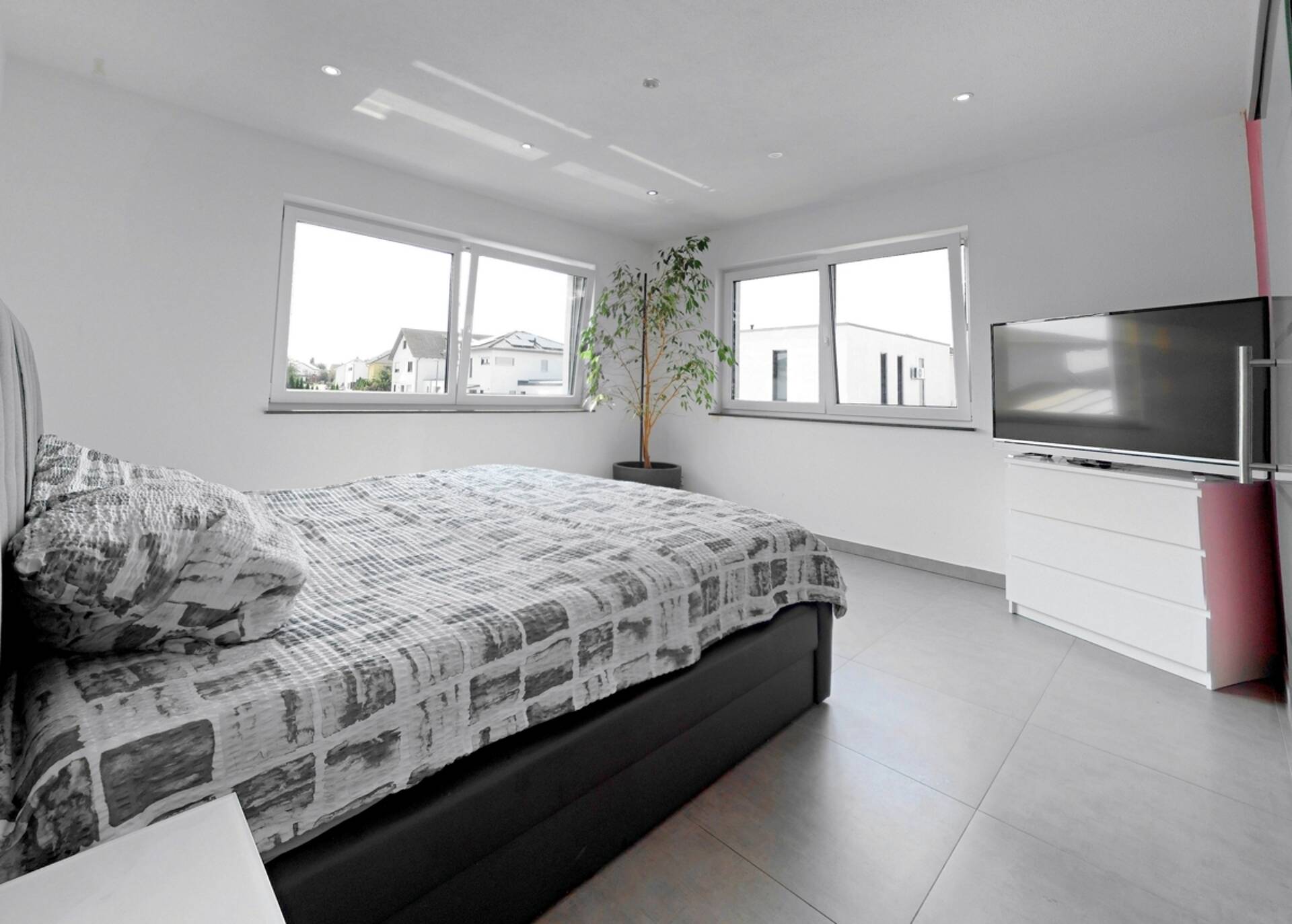 Einfamilienhaus in 88471 Laupheim mit 255 m² kaufen