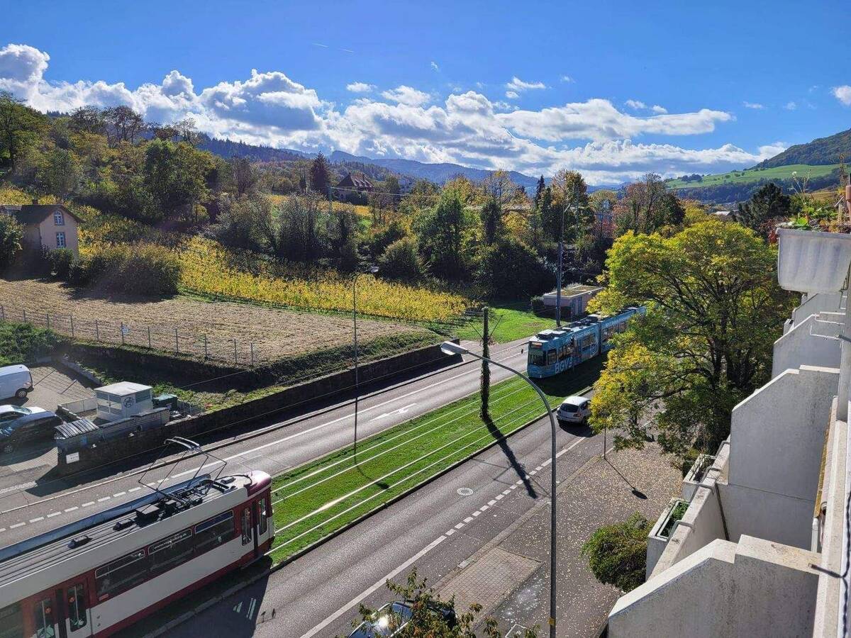 Einzigartige 2-Zimmerwohung mit traumhaftem Wintergarten in top Lage Freiburg Wiehre – 79100 Freiburg im Breisgau – Bild 1 von 9