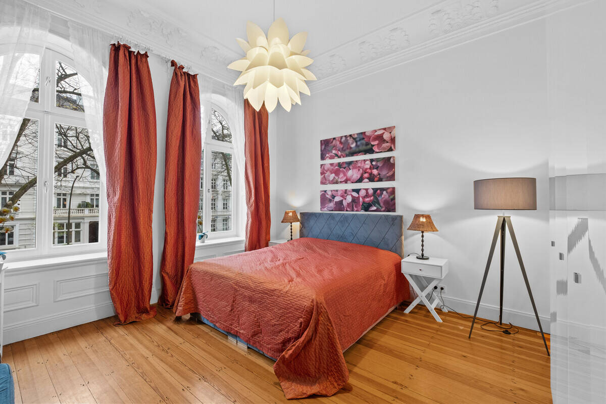 RARITÄT! Bestlage in Rotherbaum-ca. 500m zur Alster! Kernsanierte 2-Zimmer Altbauwohnung mit Balkon – Hamburg – Bild 1 von 9