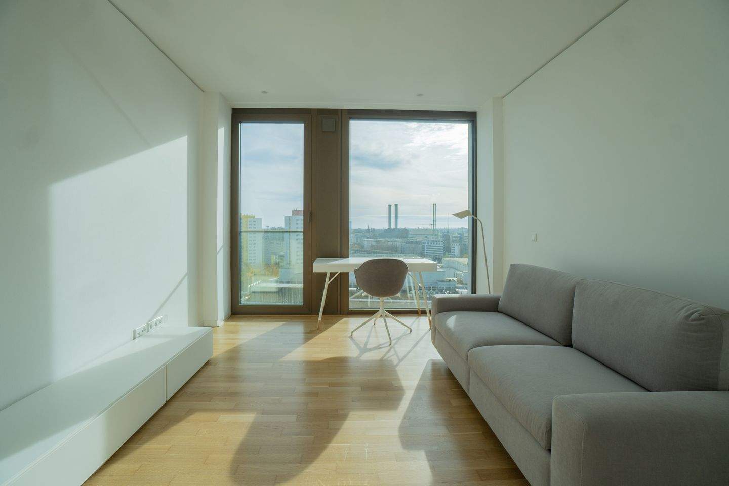 Exklusiv möblierte 3-Zimmer-Designwohnung im Grandaire mit Balkon und Weitblick – Berlin – Vorschaubild 6