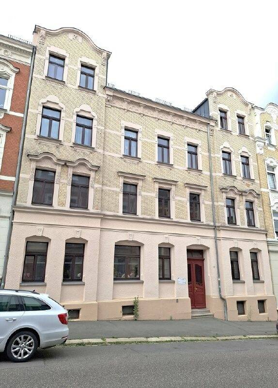 ATTRAKTIVE DACHGESCHOSSWOHNUNG MIT LANGJÄHRIGEM MIETER...
