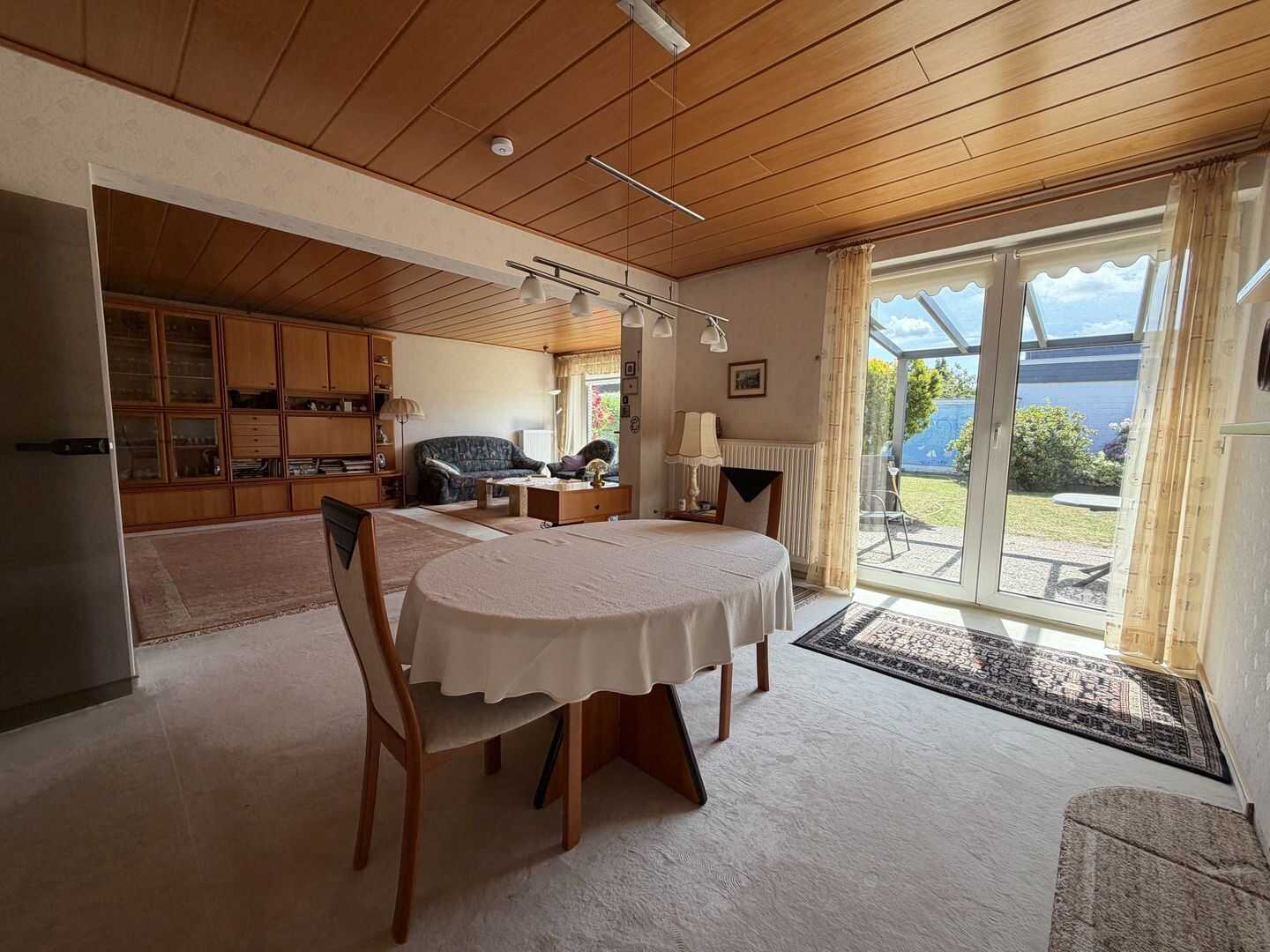 Wohnen auf einer Ebene - Familienfreundlicher Bungalow mit Sauna, Glasfaser und überdachter Terrasse – Wolfsburg – Vorschaubild 4