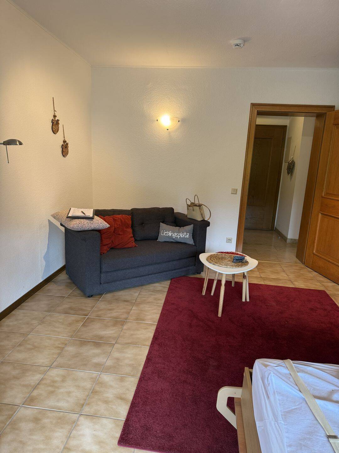 Idyllisch gelegene 1-Zimmer-Wohnung mit traumhaftem Ausblick. – Schmallenberg – Vorschaubild 2