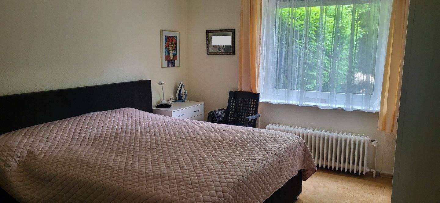Charmanter DHH-Bungalow in begehrter Wohnlage von Ahrensburg, 4 Zimmer, ca. 84 m² Wohnfläche, ca. 360 m² Grundstück, Vollkeller, Carport – Ahrensburg – Vorschaubild 8