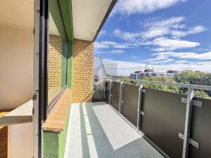 GANZ OBEN MIT HERRLICHEM SONNENBALKON – 23562 Lübeck – Vorschaubild 2