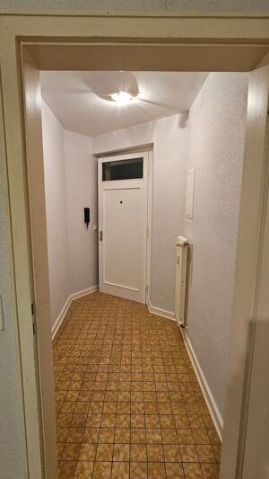 Neu renovierte 2,5-Zimmer-Wohnung mit Aufzug in bester Lage von Duisburg-Duissern – 47058 Duisburg – Vorschaubild 4