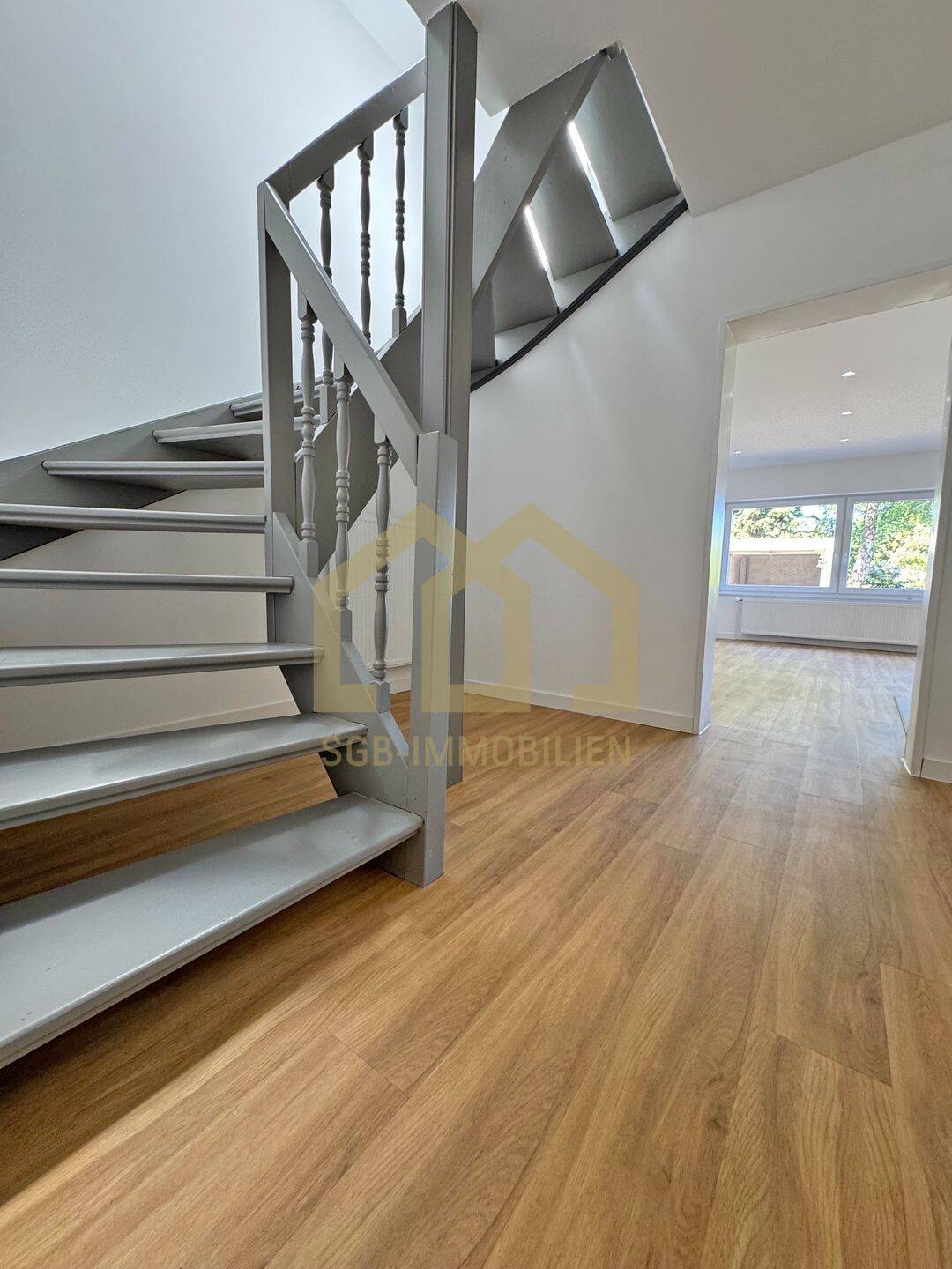 Saniertes Endhaus mit großem Garten, Kamin, Garage und moderner Ausstattung – Bremen – Vorschaubild 5