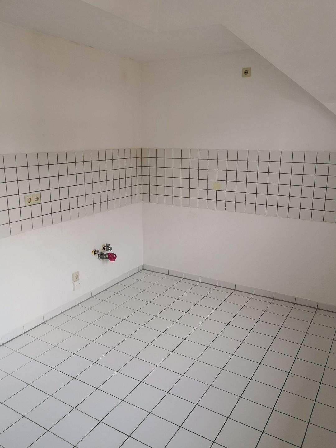 Schöne 3 Raum WG Wohnung mit Balkon in ruhiger Lage von Chemnitz – Chemnitz – Vorschaubild 2