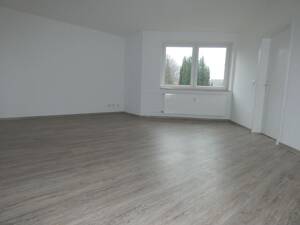 *** Gartenanmietung möglich! Modernisierte 4-Zimmerwohnung in attraktiver Lage! *** – 45355 Essen – Vorschaubild 1