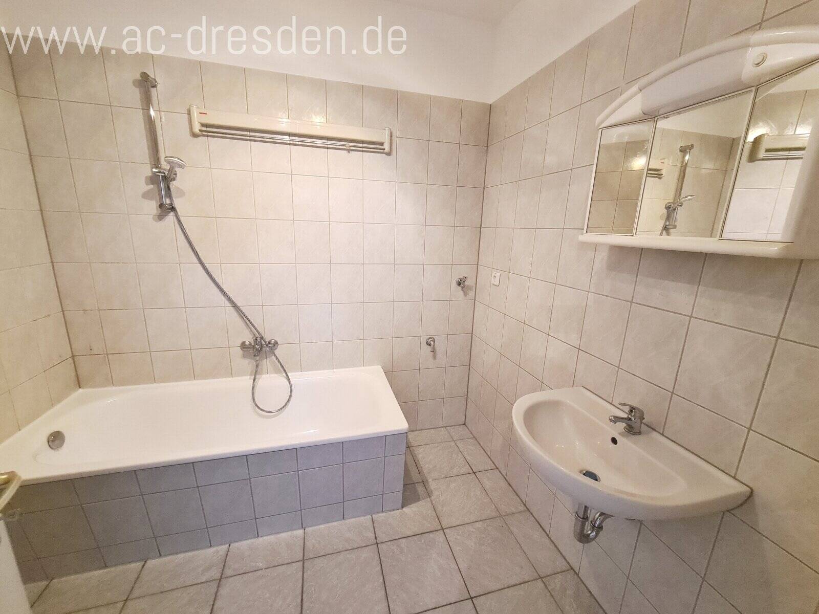 Helle 3-Raum-Wohnung mit Balkon im kernsanierten Gründerzeithaus im Lutherviertel – Chemnitz – Vorschaubild 9