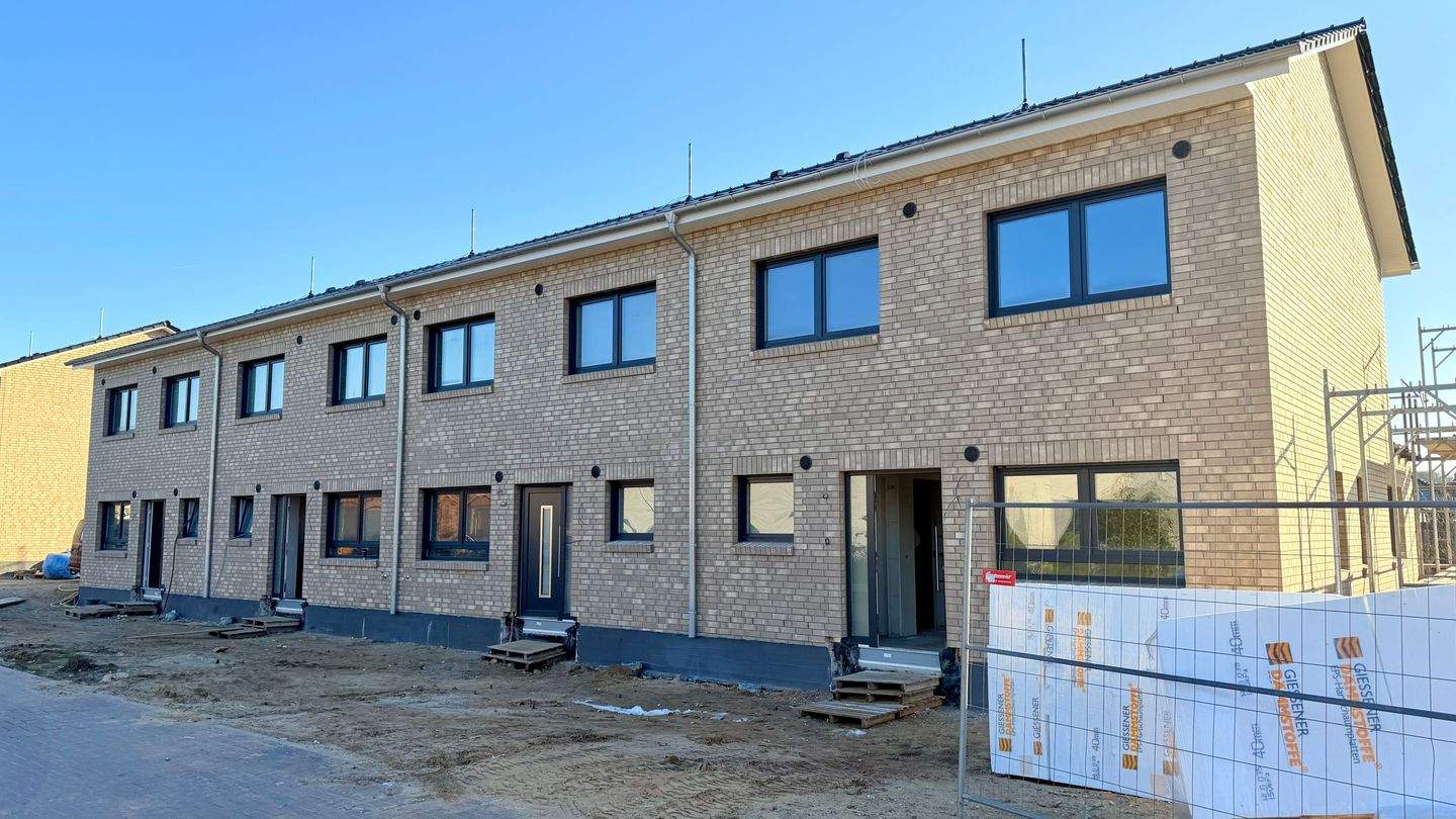 Noch ein Reihenmittelhaus zu verkaufen - Exklusiver Neubau - KfW40-QNG - Reihenhaus in Verden / Scharnhorst – Verden (Aller) – Vorschaubild 4