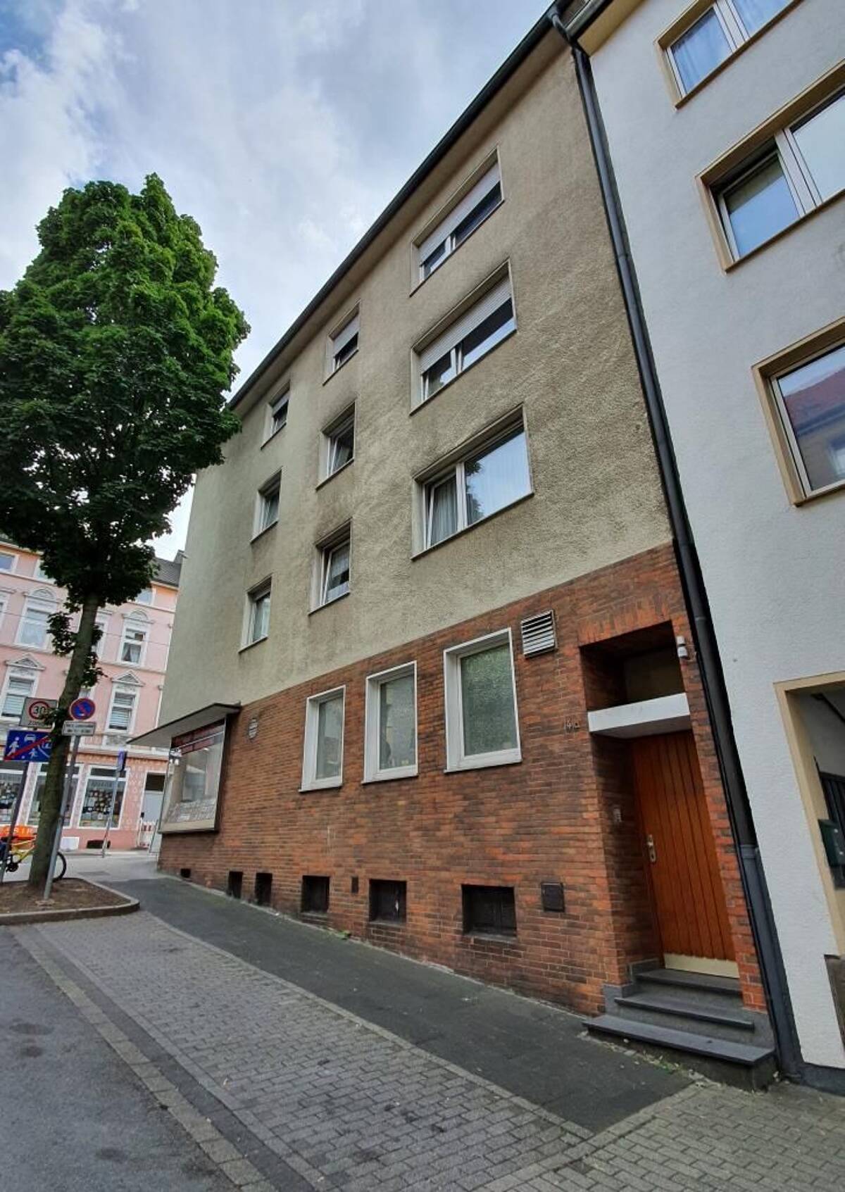 Wohntraum ohne Renovierungsstress / Beautifully renovated no work needed – 58089 Hagen – Bild 1 von 9