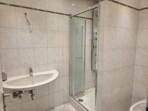 Helle, neu renovierte 2-Zimmer Wohnung mit Balkon und Tiefgarage – 90763 Fürth – Vorschaubild 5