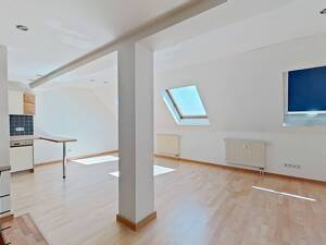 Warmes Nest, kalte Ersparnis - 1 KALTMIETE GESCHENKT: Große 3-Zimmer-Dachgeschosswohnung mit EBK und intelligentem Grundriss im historischen Breitenwe – 39104 Magdeburg – Vorschaubild 4