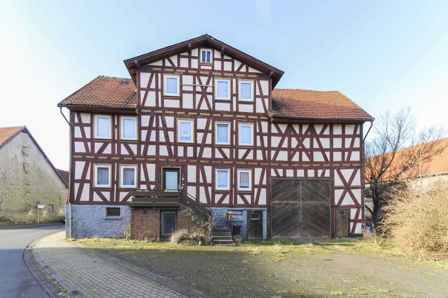 Charmantes Fachwerkhaus inkl. Scheune mit eigenem Garten im Zentrum von Windhausen – Feldatal – Bild 1 von 9