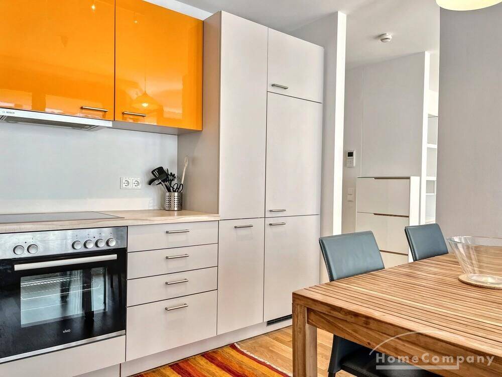 Schöne, möblierte 2-Zimmer-Wohnung mit Loggia in München-Giesing – München – Vorschaubild 2