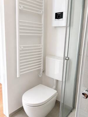 Kernsanierte 2-Zimmer-Wohnung mit Süd Balkon in ruhiger zentraler Lage – 40211 Düsseldorf – Vorschaubild 4