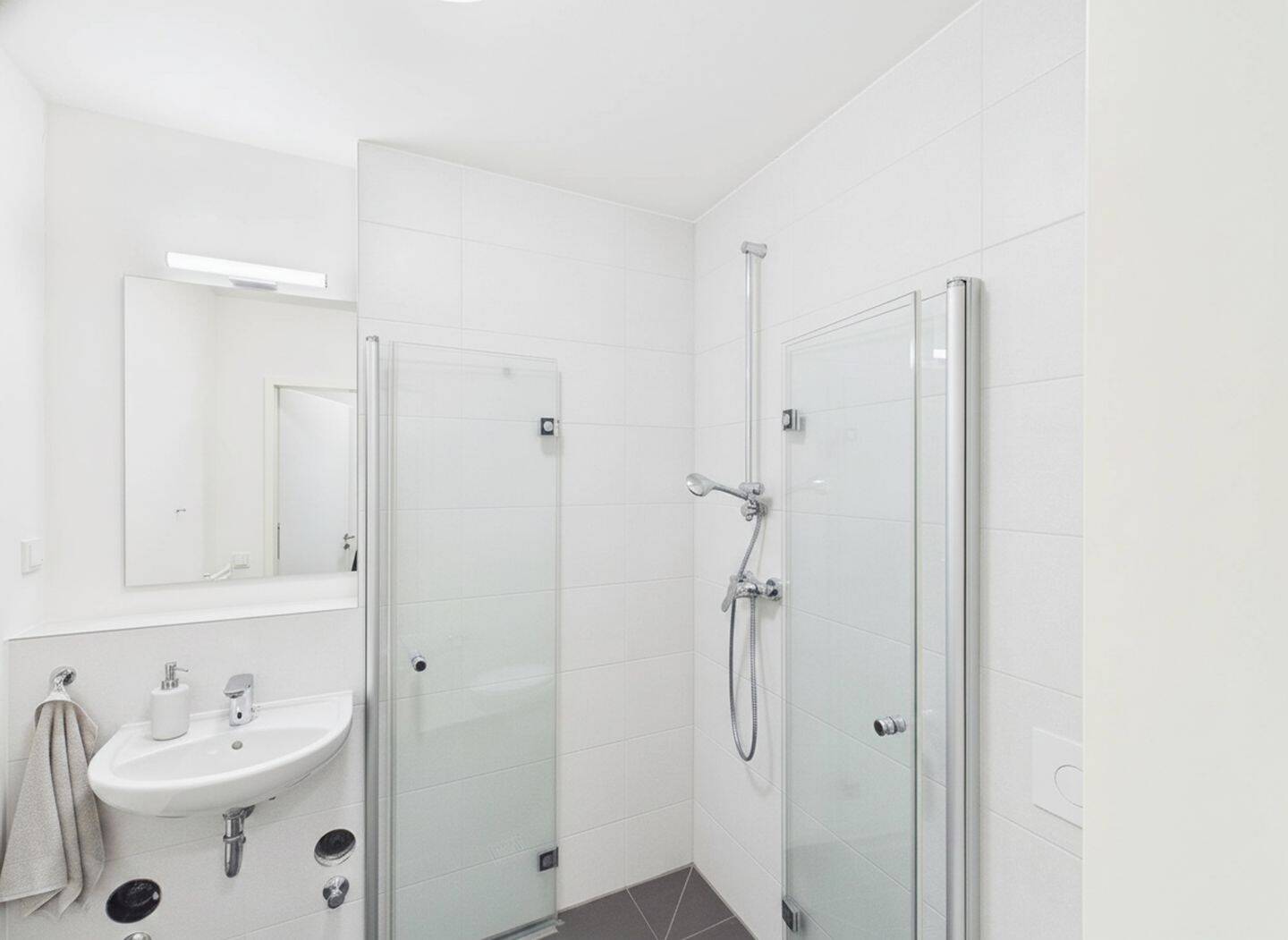 Stylisches möbliertes all-Inclusive Apartment in Leverkusen | Classic Studio – Leverkusen – Vorschaubild 3