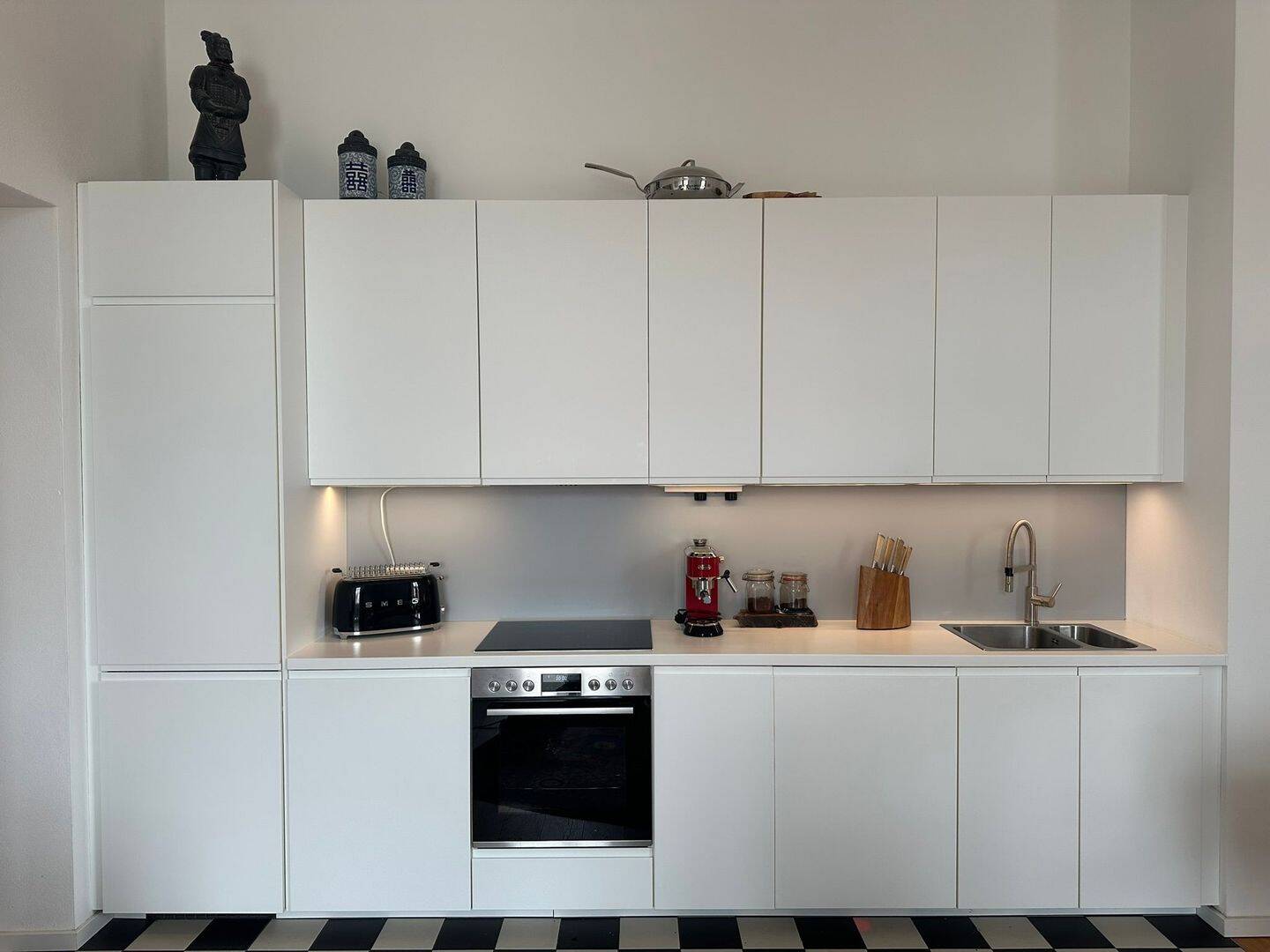 Moderne voll- oder teilmöblierte 3-Zimmer Altstadtwohnung mit Balkon & Tiefgaragenstellplatz (2,5 - 3 Jahre) – Ingolstadt – Vorschaubild 6