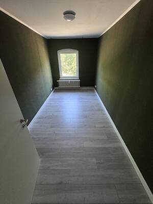 Frisch renovierte 4-Zimmer-Wohnung mit Balkon in zentraler Lage von Flensburg – 24939 Flensburg – Vorschaubild 2