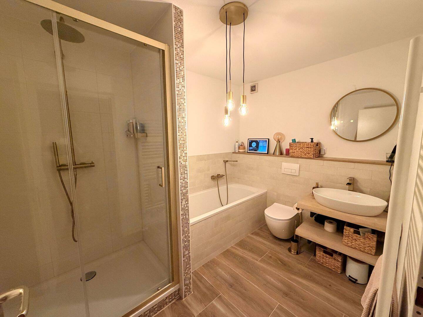 Besonderes Reihenmittelhaus mit außergewöhnlichen Dachstudio, EBK und Stellplatz – Magdala – Vorschaubild 5