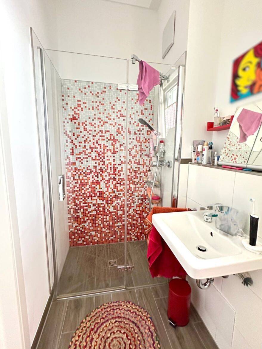 **LOFTARTIGE WOHNPERLE MIT GROSSER DACHTERRASSE UND DUSCHBAD EN SUITE*** – Poing – Vorschaubild 4
