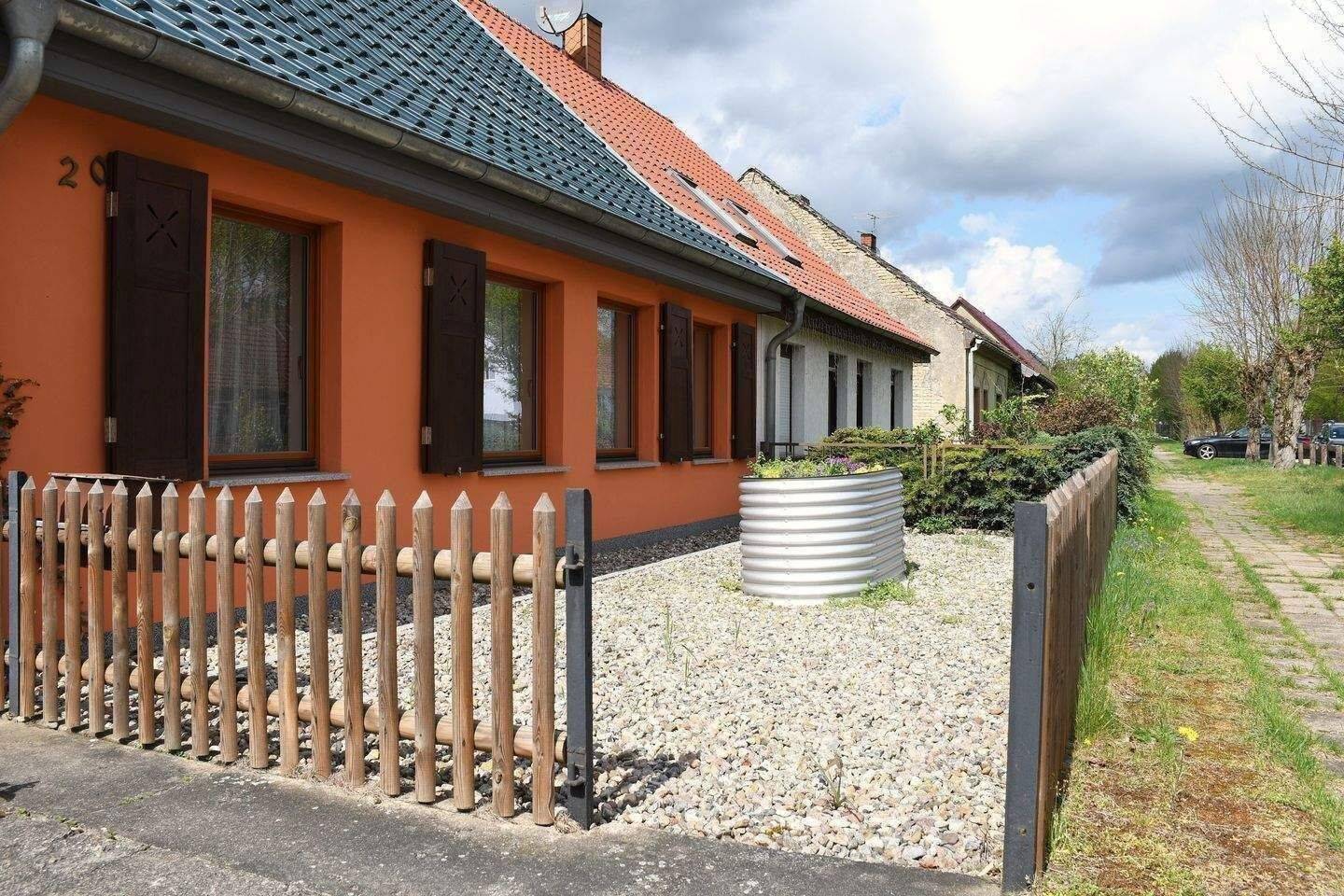 Uckermark - Charmante Doppelhaushälfte mit weitläufigem Garten! – Zehdenick – Vorschaubild 4