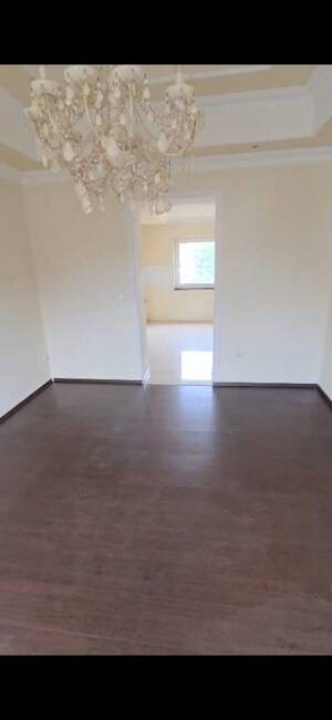 Schöne helle 2 Zimmerwohnung mit Stuckdecken