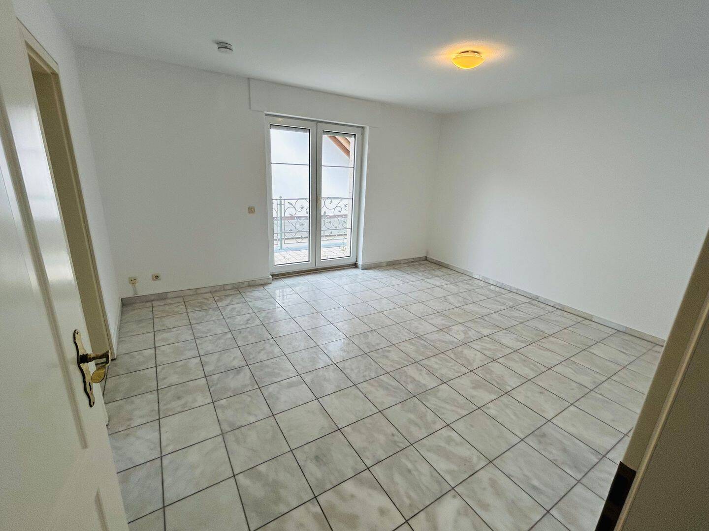 Moderne 3-Zimmer Wohnung mit 2 Balkonen & Garage – Aachen – Vorschaubild 7
