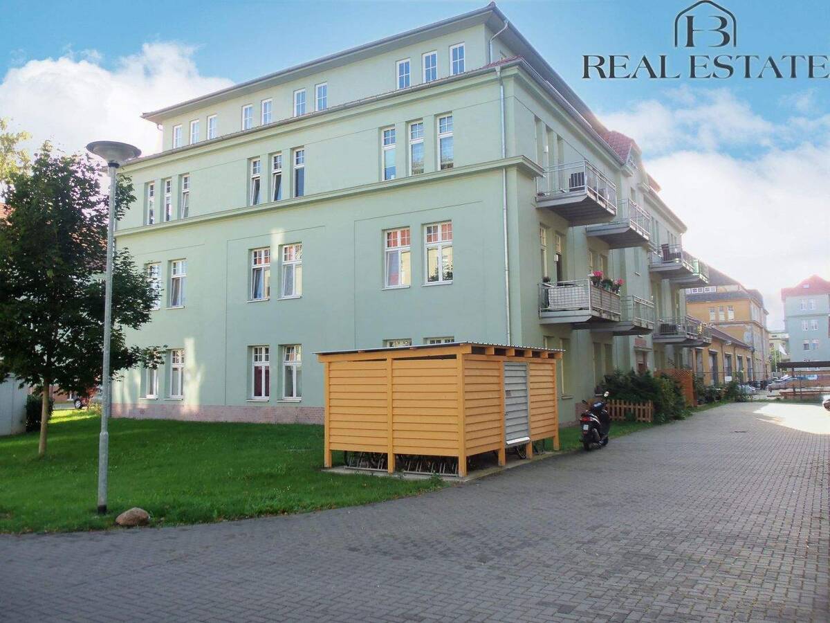 Attraktive Kapitalanlage: Vermietete 2-Zimmer-Wohnung mit Balkon und Stellplatz – 39110 Magdeburg – Bild 1 von 9