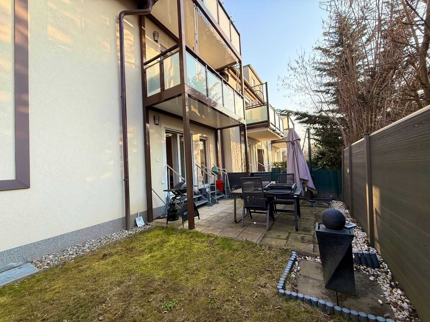 Hochwertig modernisierte 3 Zimmer Whg. mit Garten & großem Einliegerbereich inkl. Küche und Badezimmer + Außenstellplatz – Nürnberg – Vorschaubild 3