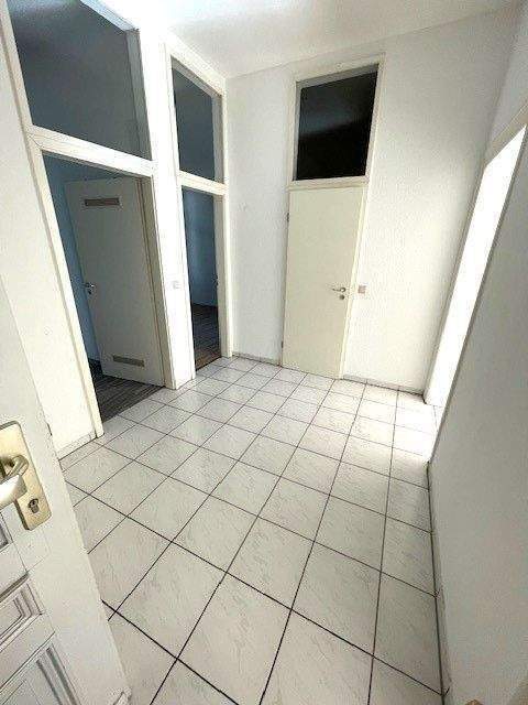 Große helle 3-Raum Wohnung mitten in Stadtfeld mit Balkon. – Magdeburg – Vorschaubild 6