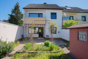 Attraktives REH mit schönem Garten und Garage in guter, ruhiger Wohnlage von Nieder-Eschbach. – 60437 Frankfurt am Main – Vorschaubild 2