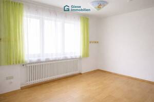 Großzügiges Wohnen: 4 Zimmer mit Balkon und Terrasse – 70188 Stuttgart – Vorschaubild 4