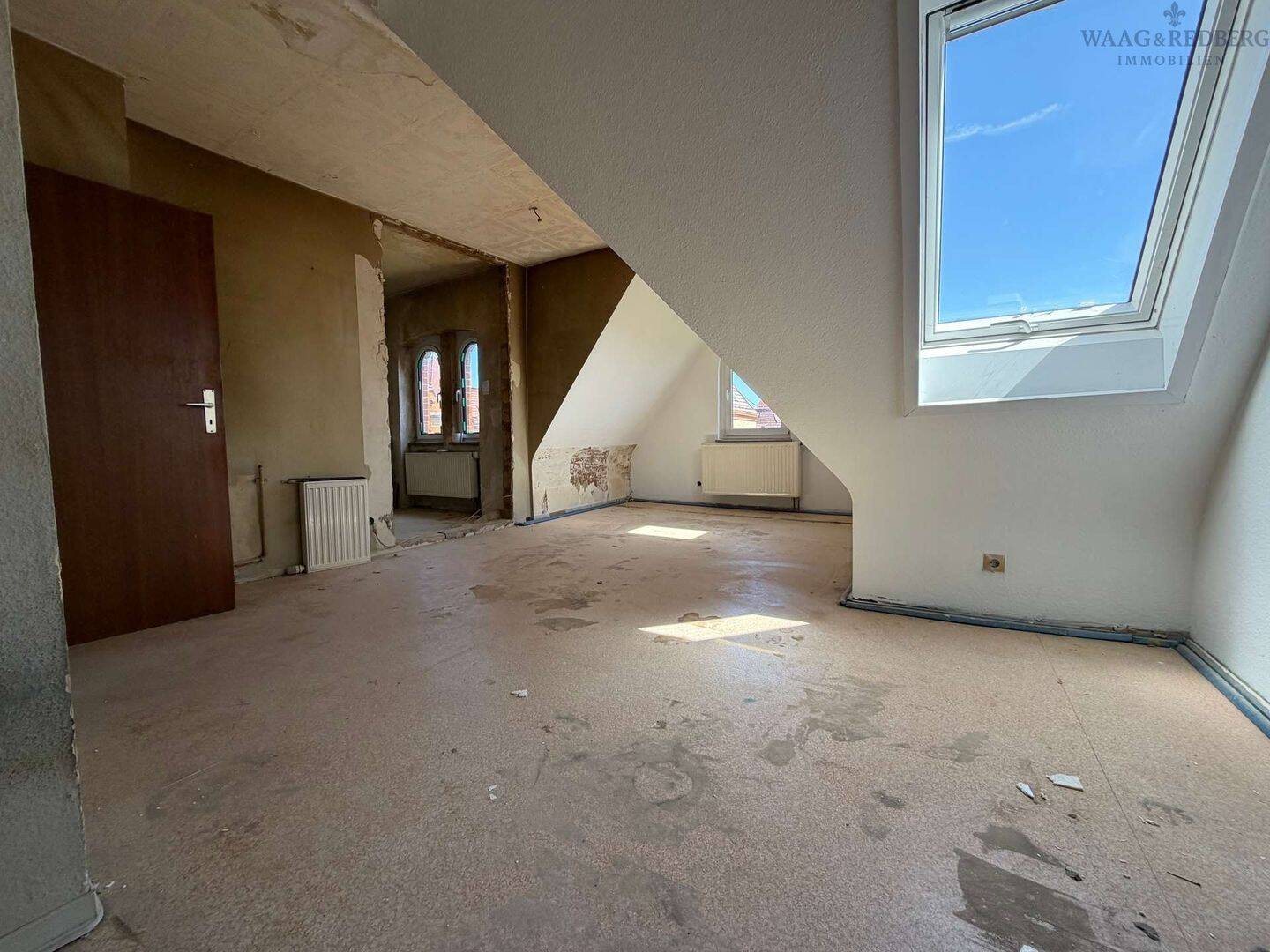 Sanierungsobjekt mit Potenzial - 2,5-Zimmer-Dachgeschosswohnung im Jugendstilhaus – Stuttgart – Vorschaubild 4