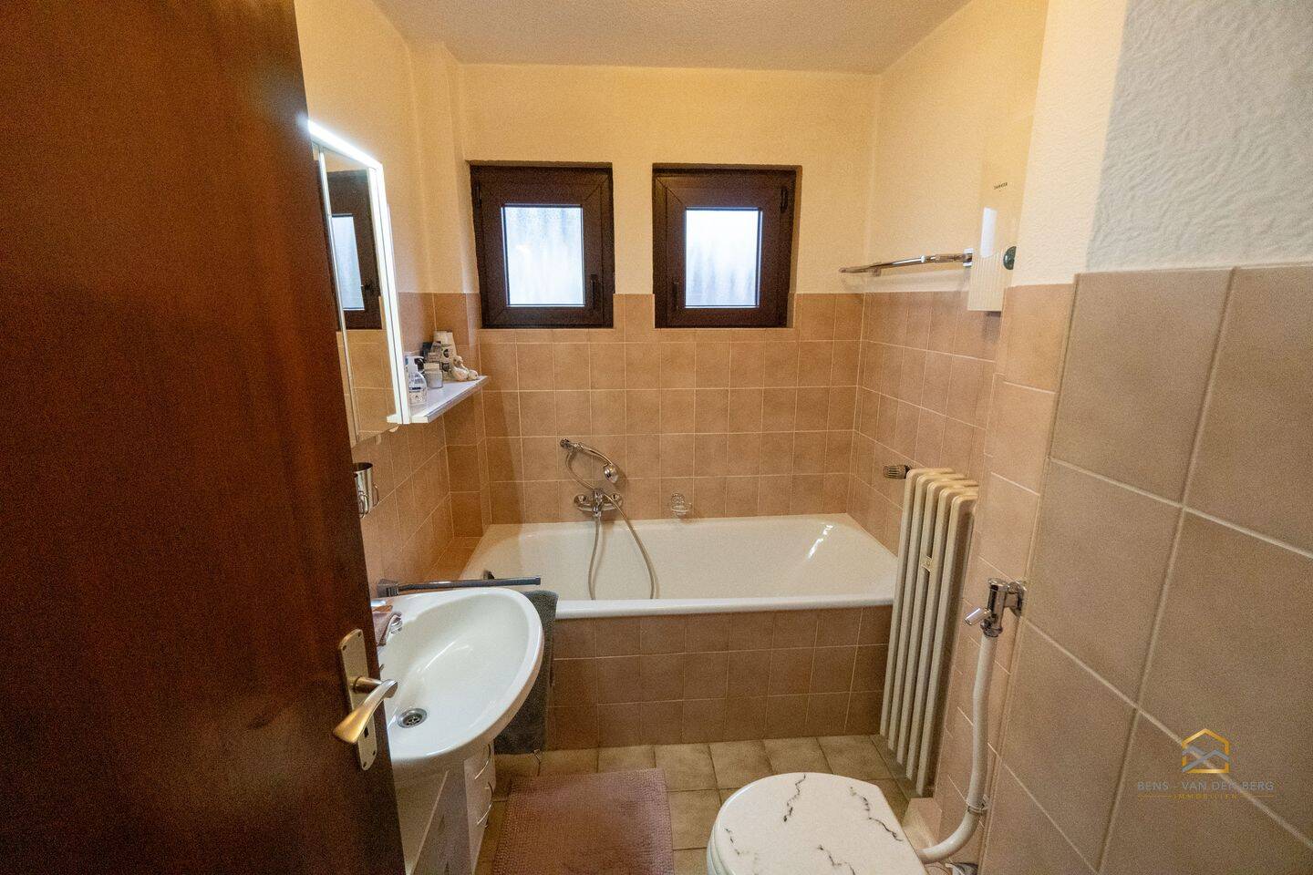 **Ein Haus mit Herz: Charmante Doppelhaushälfte auf schönem Grundstück in Homberg** – Duisburg – Vorschaubild 9